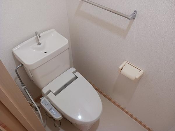 山梨市小原西のアパート