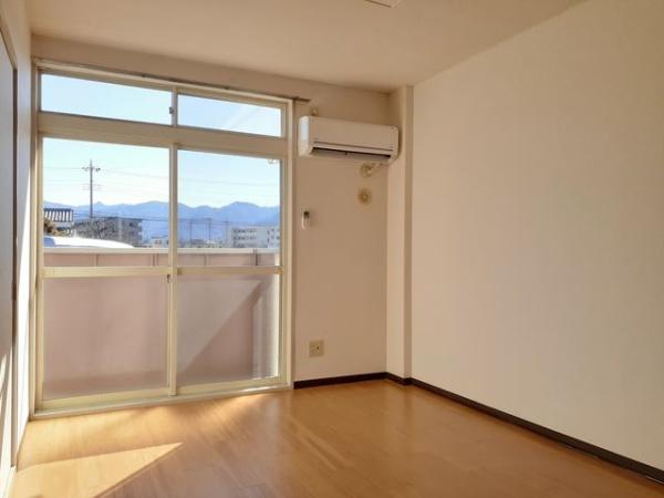 甲府市堀之内町のアパート