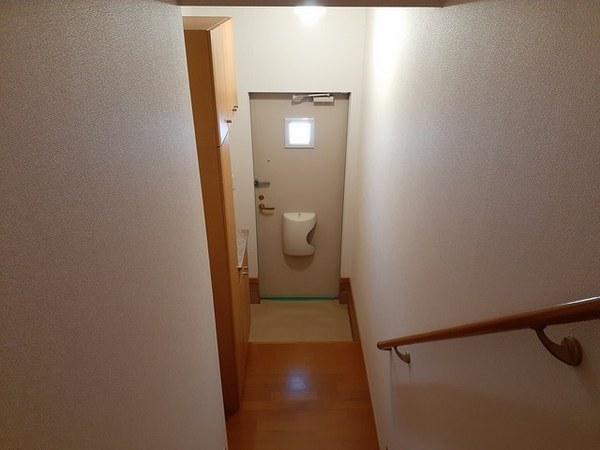 甲州市塩山上井尻のアパート