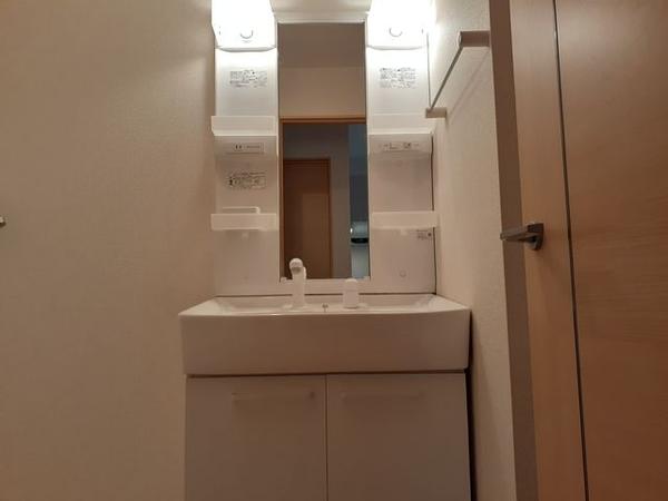 甲府市岩窪町のアパート
