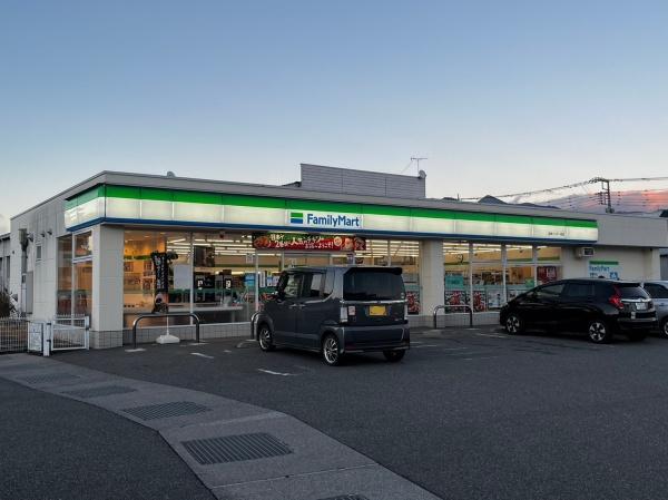 シリウス(ファミリーマート韮崎インター西店)