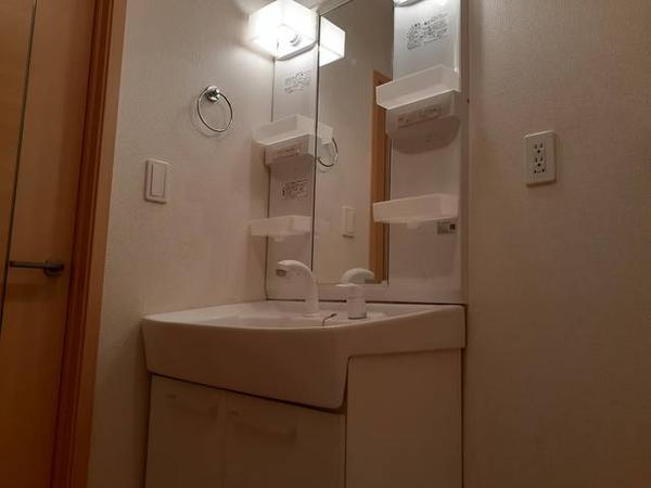 中巨摩郡昭和町河西のアパート