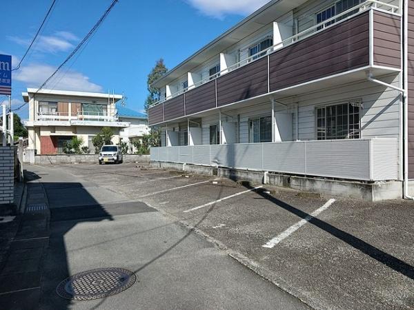 甲府市下飯田３丁目のアパート