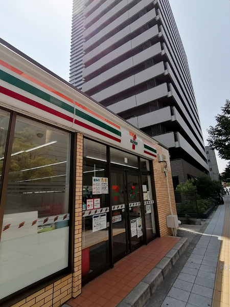 レジュールアッシュ福島(セブンイレブン大阪中之島6丁目店)