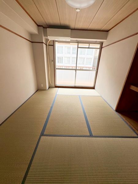 大阪市中央区南新町２丁目のマンション