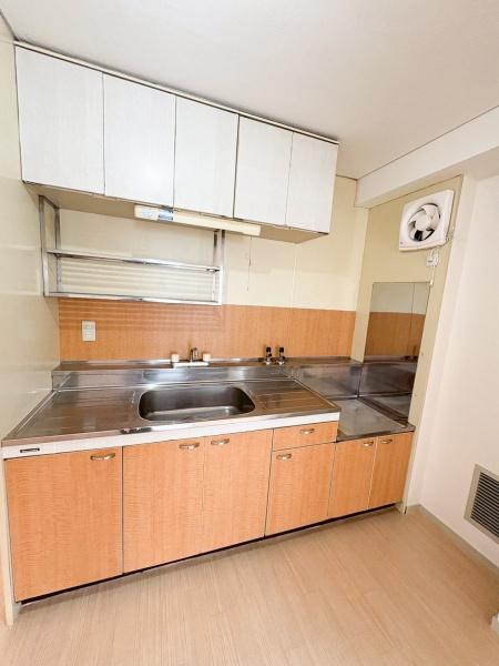 大阪市中央区南新町２丁目のマンション
