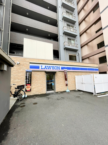 LaDouceur天満(ローソン大阪城北詰駅前店)
