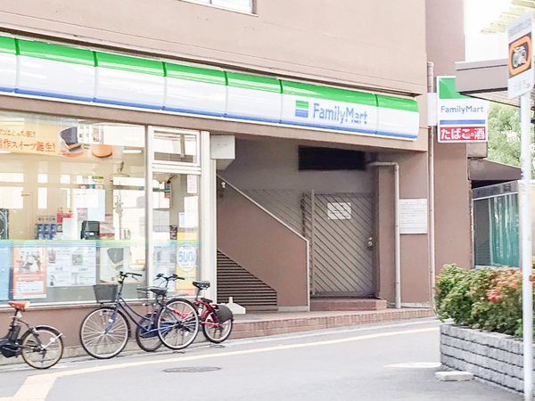 キャピトル靭本町(ファミリーマート)