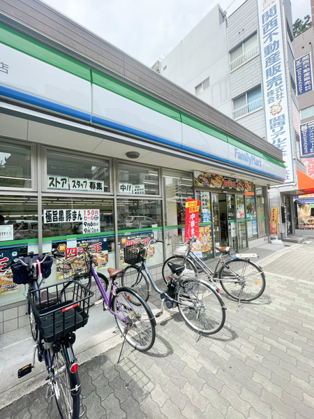 リーガル西長堀(ファミリーマート 南堀江四丁目店)