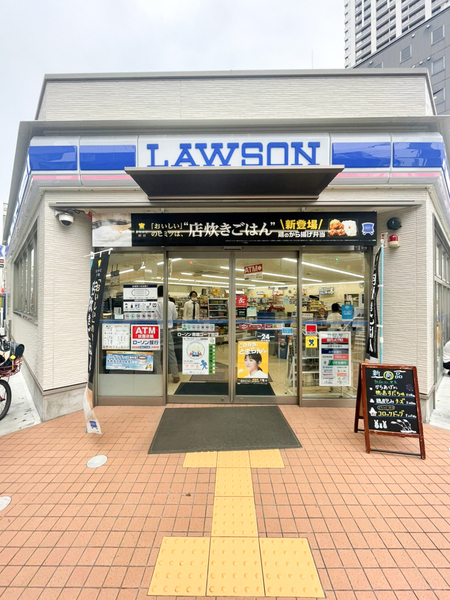 ビラ・イノウエ(LAWSON南堀江1丁目店)
