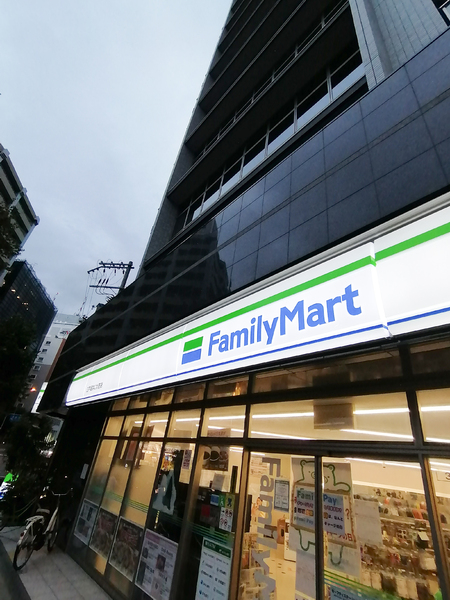 プリエールTAT江戸堀(ファミリーマート 江戸堀なにわ筋店)