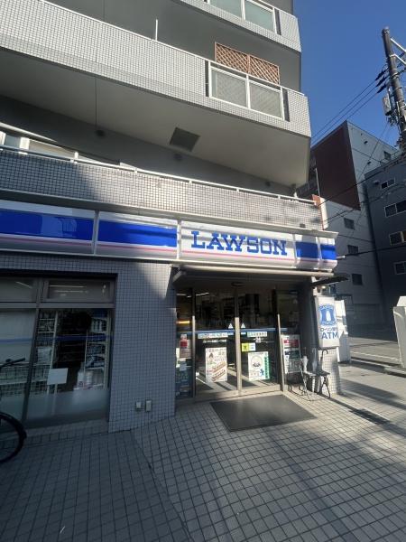 コンフォリア北堀江一丁目(ローソン北堀江一丁目店)