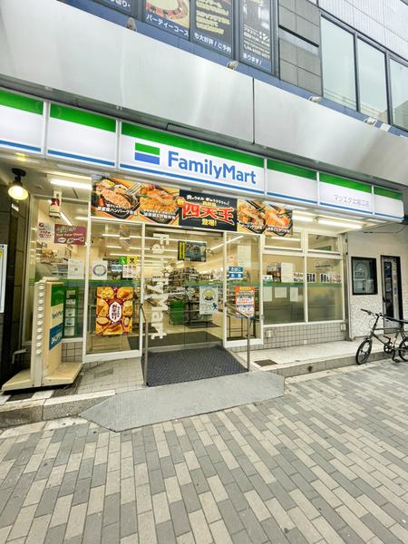 BLANC北堀江(ファミリーマートマツエダ北堀江店)