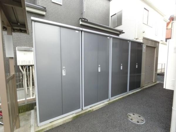 シャイニー