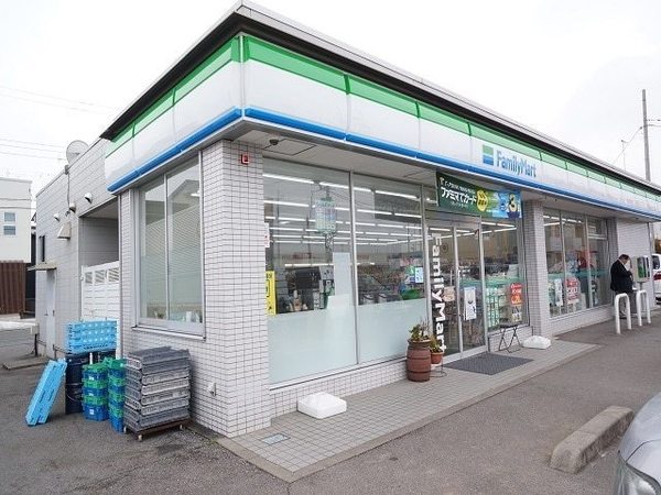 シャテーニュ　A(ファミリーマートゆいの杜五丁目店)