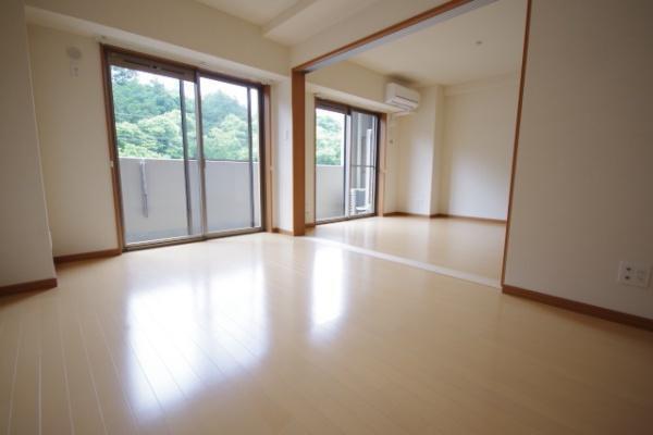 アドラール