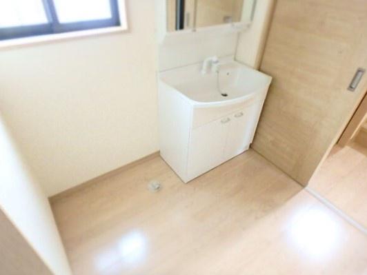 宇都宮市下岡本町の貸家