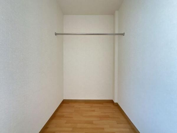 リースランド平出 D(収納)