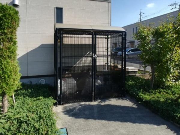 リースランド野高谷　Ｅ