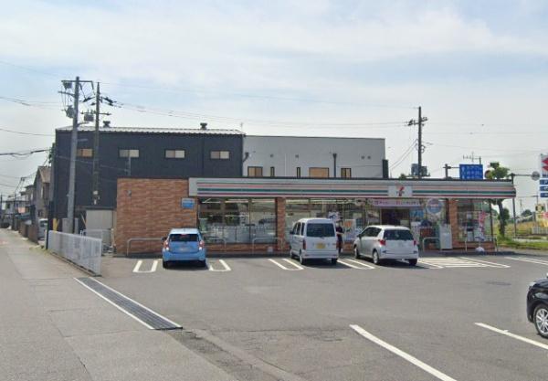 アーバンハイカム―ルD棟(セブンイレブン宇都宮石井東店)