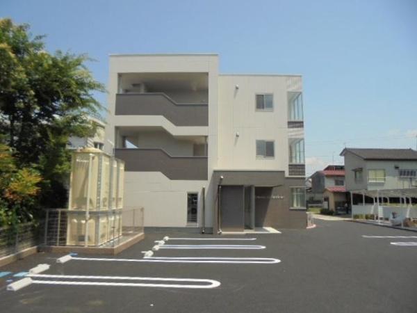ロワゾ ドゥ ボヌール(駐車場)