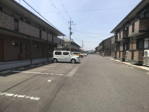 ハニーコート E(駐車場)
