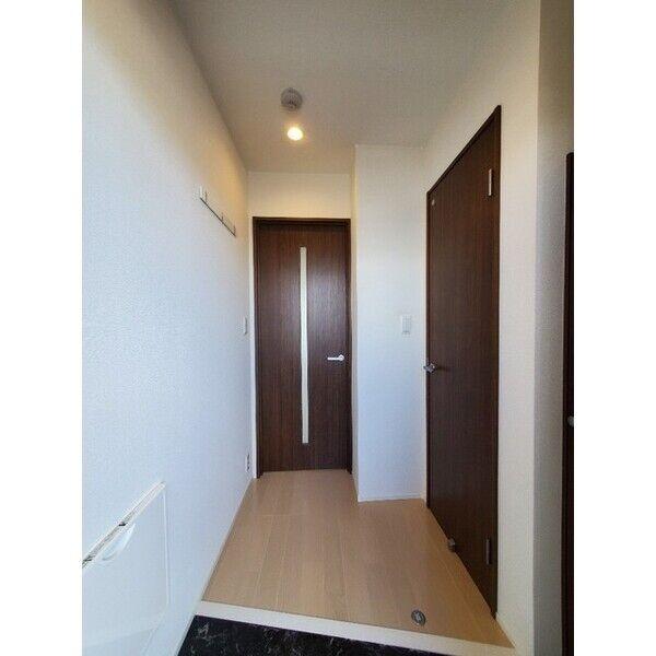 ブランクロスVII(玄関)