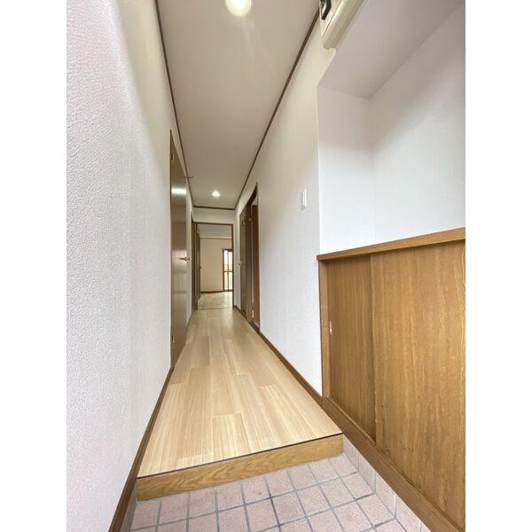 サンツヤマモトA(玄関)