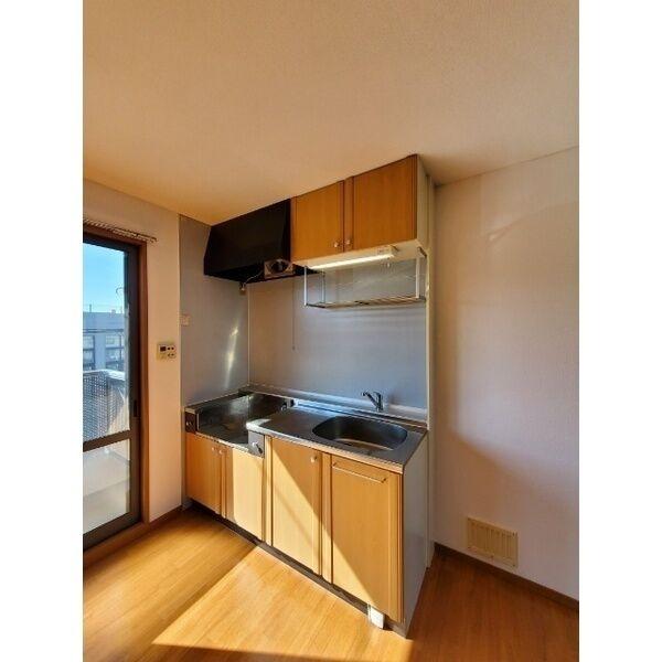 ソレアードB（平出町）