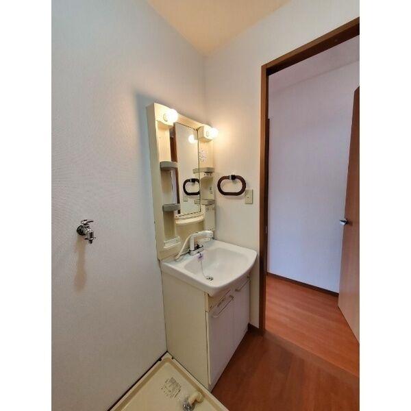 ソレアードB（平出町）