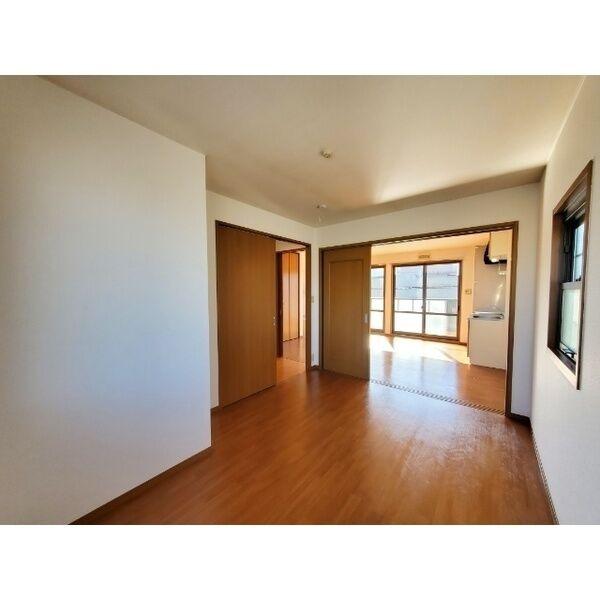 ソレアードB（平出町）