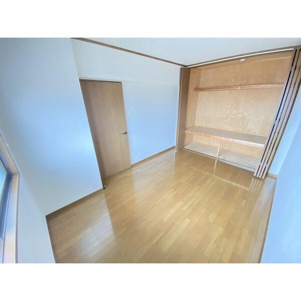 ファミーユ　Ａ棟