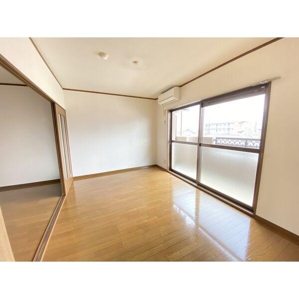 ファミーユ　Ａ棟