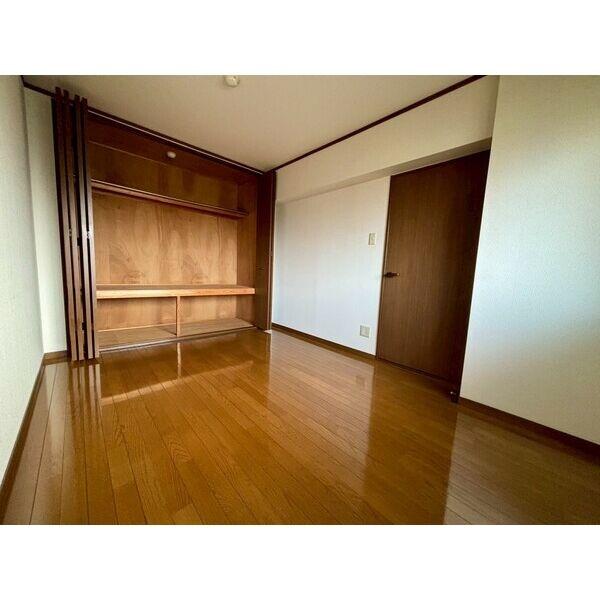 ファミーユ　Ａ棟