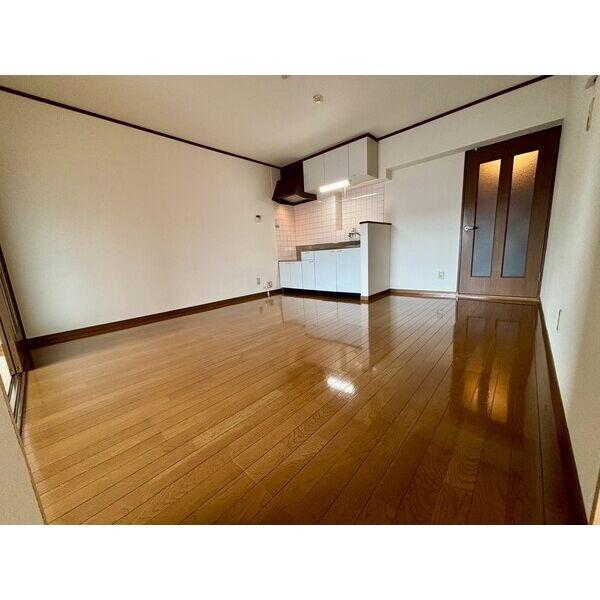 ファミーユ　Ａ棟