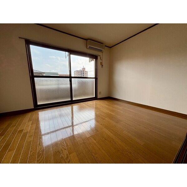 ファミーユ　Ａ棟