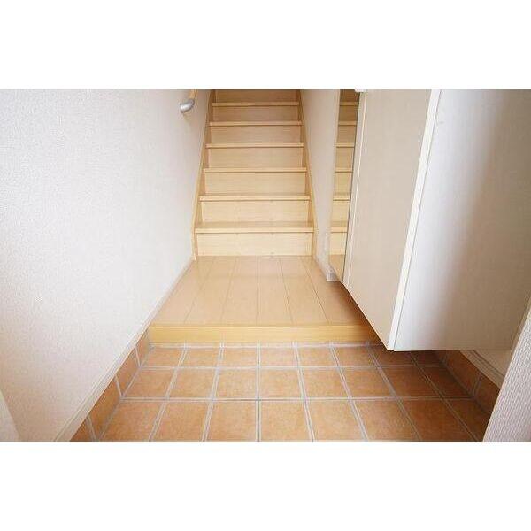 ネオ　エレガンスＣ