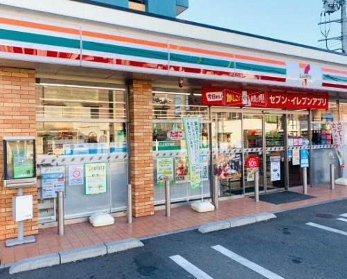 メゾン・リーヴ(セブンイレブン宇都宮宇商通り店)