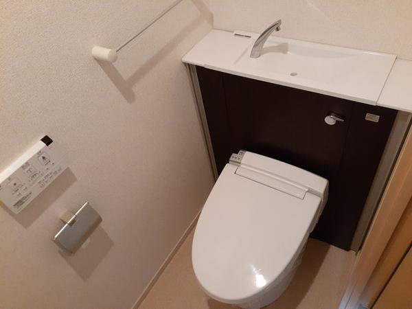 イースト　アヴェニュー
