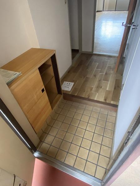 北畠西清川ビル(玄関)
