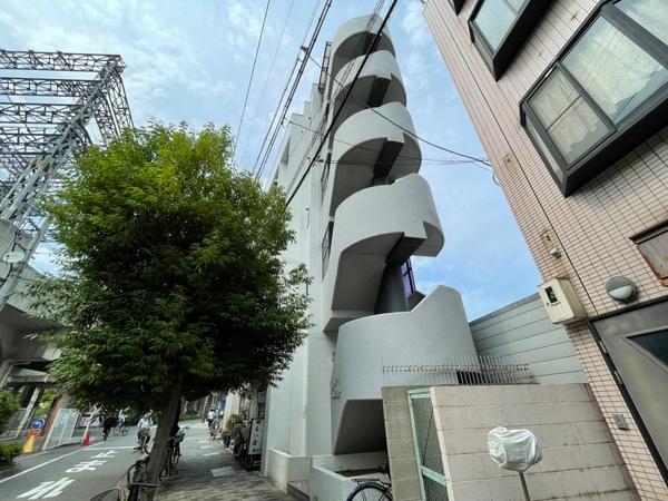 ドルフ岸里