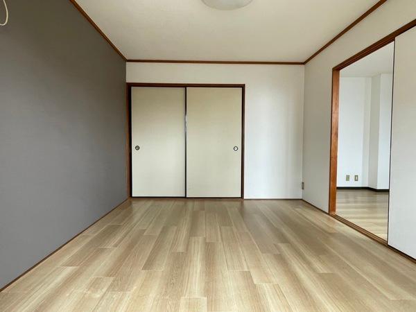 ドルフ岸里