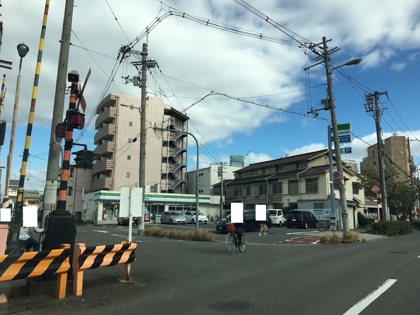 岸里マンション(ファミリーマート)