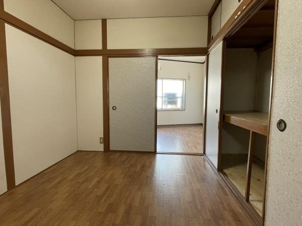 岸里マンション(洋室)