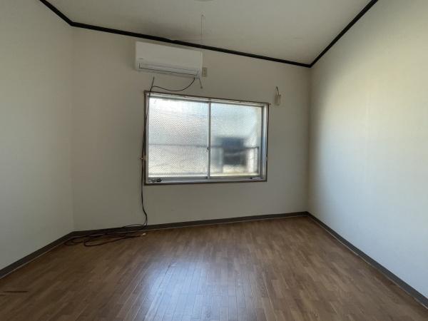 岸里マンション(洋室)