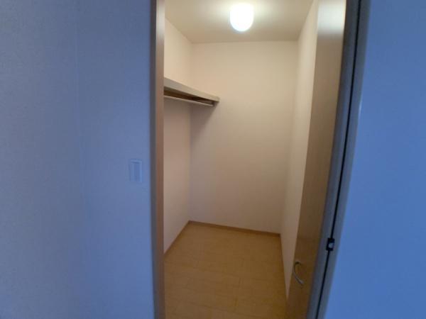 COZY岸里