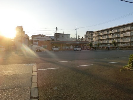 大阪市西成区南津守4丁目1番貸家(セブンイレブン)