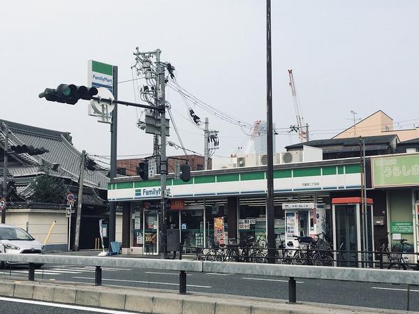 FDSCourtFelice(ファミリーマート)