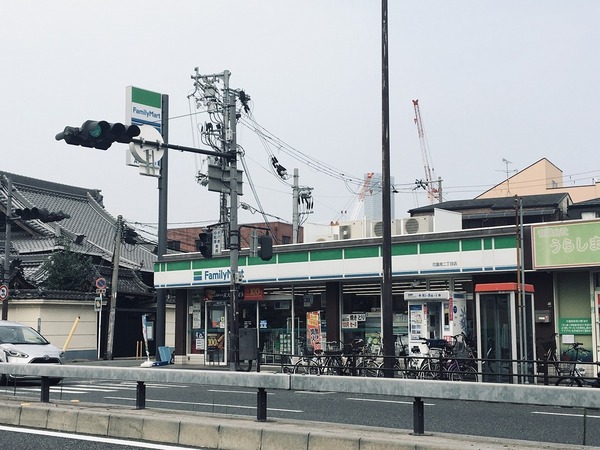 カーサ　クリサンテモ　Ｄ(ファミリーマート)