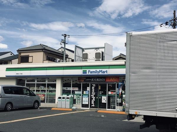 ル・レーヴ千本北Ⅱ号棟(ファミリーマート)